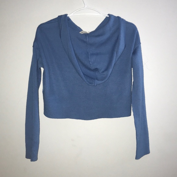 •Blue💙 garage crop top• - Picture 2 of 3